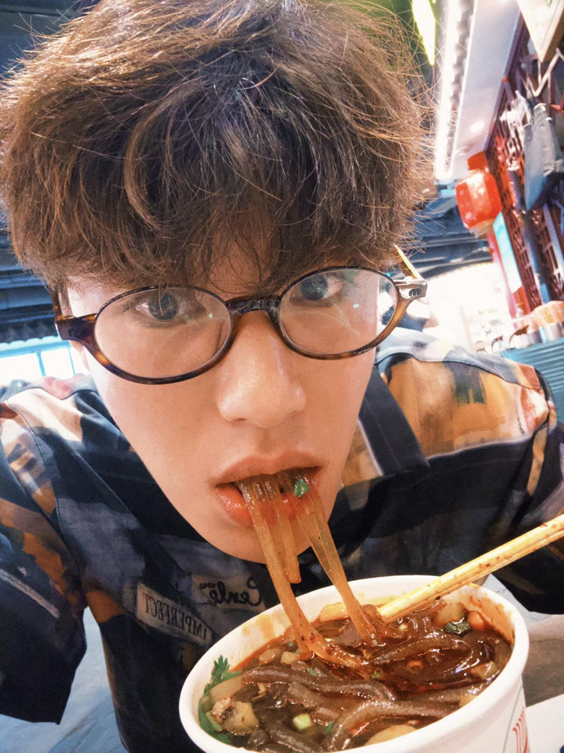 井胧在代旭评论区在线约酒代旭复刻井胧今夜没烦恼风华合伙人售后太有意思了！代旭创意