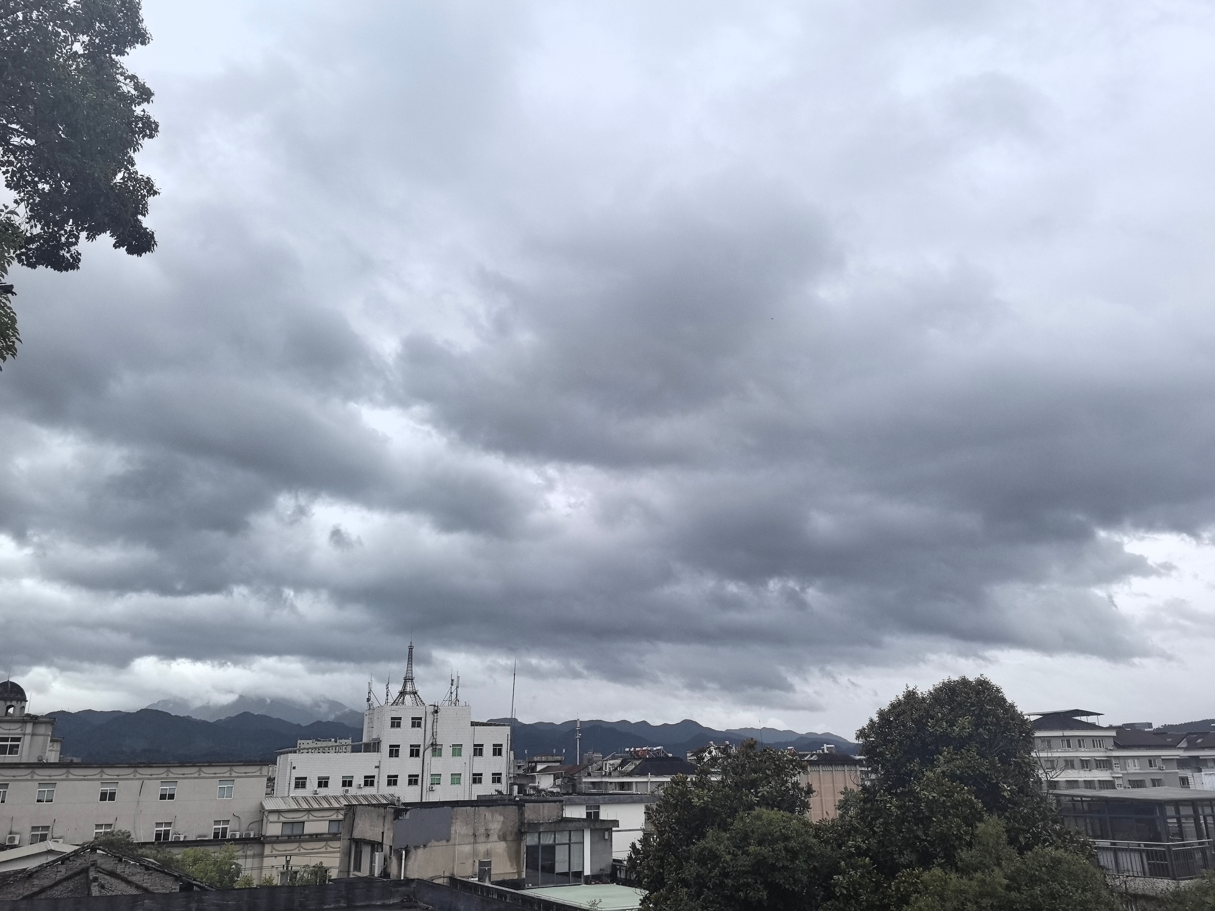 丽水松阳全力迎战台风巴威 把学校、民宿腾出来，把热饭、义诊送上门！松阳应对台风“