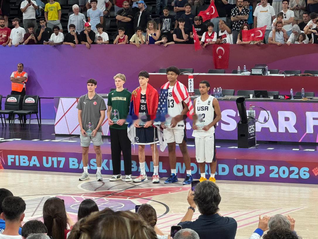 美国107-81战胜塞尔维亚夺得2026年U17男篮世界杯冠军！MVP是来自美国