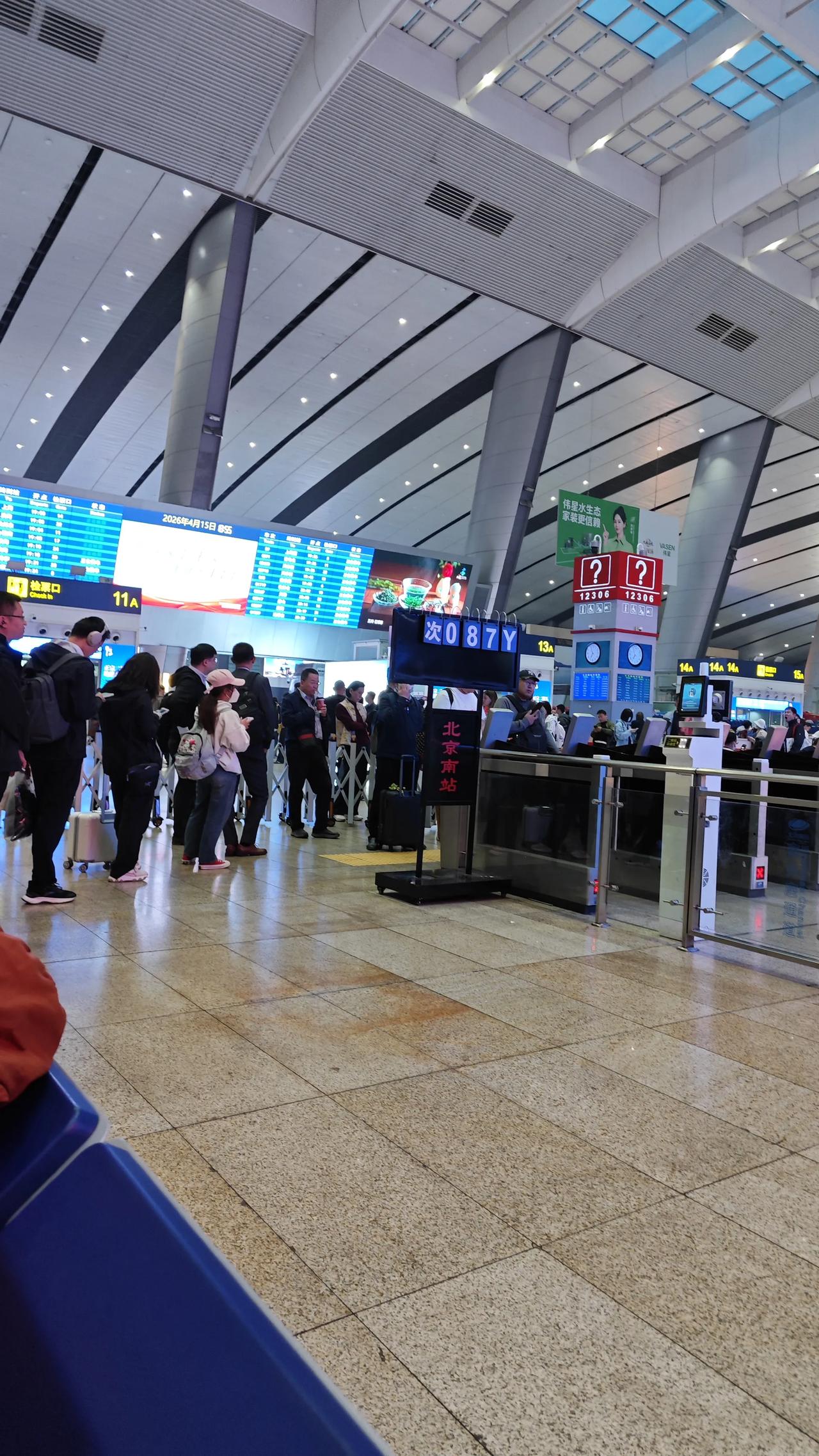 上海青少年抑郁率全国第一：中产父母的“精致育儿”，正在毁掉下一代

当《2023