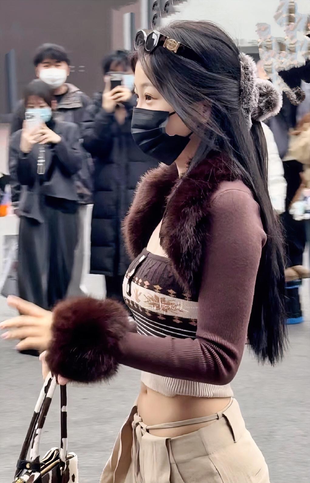 我也超喜欢这种身材，不会瘦的干巴 肉肉长在了该长的地方