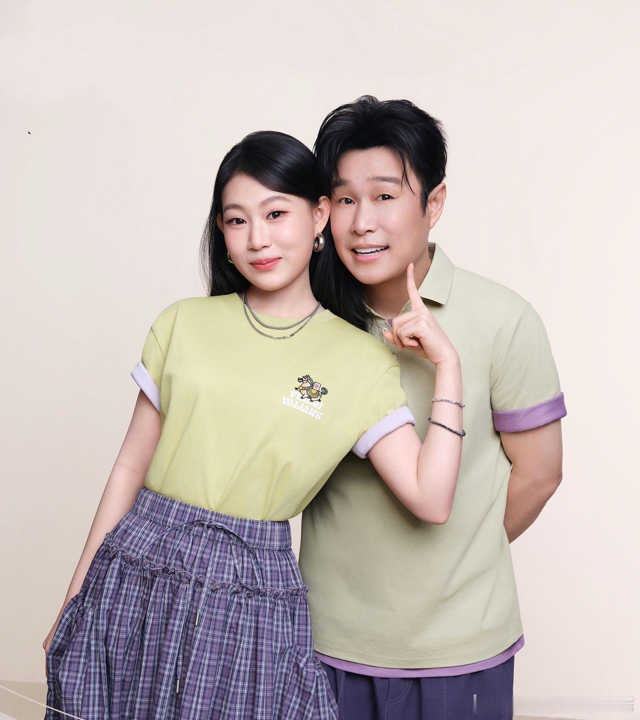 小沈阳沈佳润亲子装的正确打开方式小沈阳沈佳润亲子装不得不夸这组亲子穿搭太有想法，