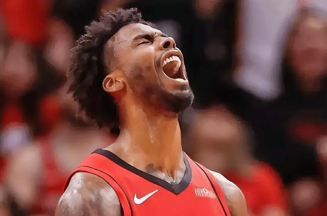 他只打了16分钟，就让对手的投篮命中率当场瘫痪。
这不是形容词，是国王队第二节交