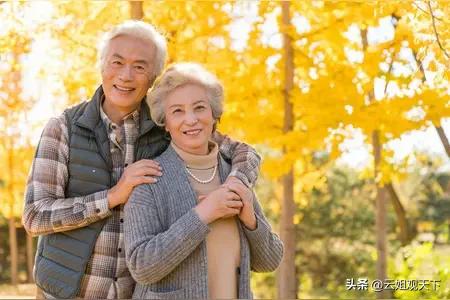 人到晚年才真正读懂的生活真相
 
1. 女儿再优秀、嫁得再好，也别让她远嫁，晚年