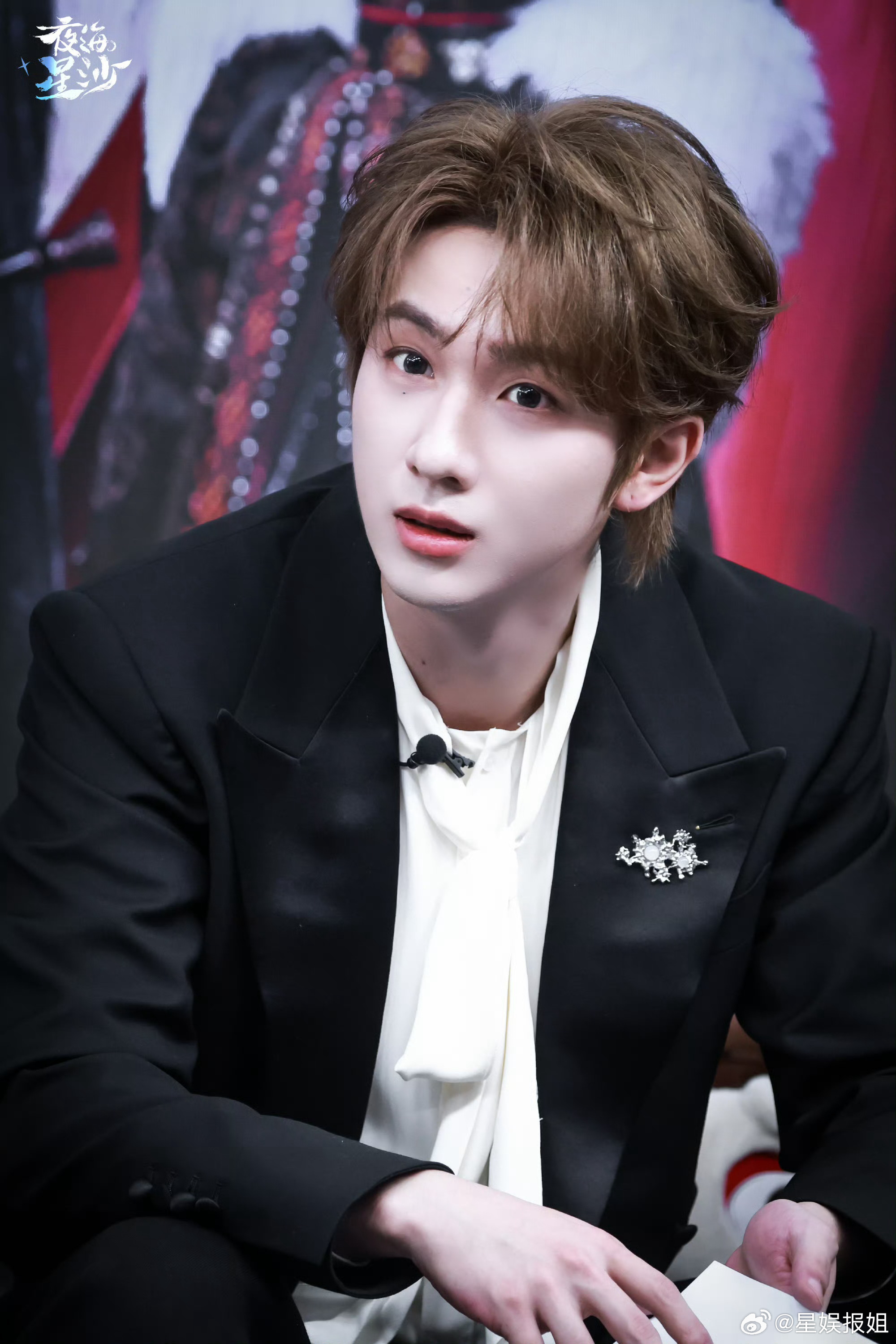 李宏毅沈孝现代版李宏毅变化好大谁懂啊，从韩七录到萧瑟到沈孝再到今天西装扫楼，李宏