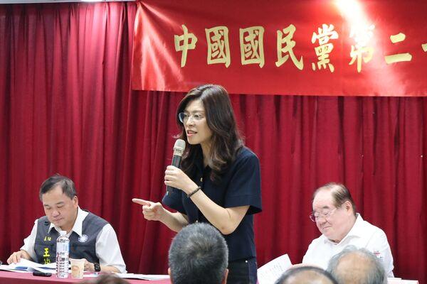 郑丽文呛民进党：每天放话柯文哲说什么，只想挑拨离间
国民党今天召开中央评议委员会