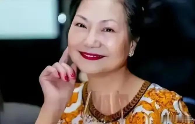 真没想到大S刚下葬，S妈又发声了！S妈黄春梅：一个善良的女人，心！被凌虐10年，