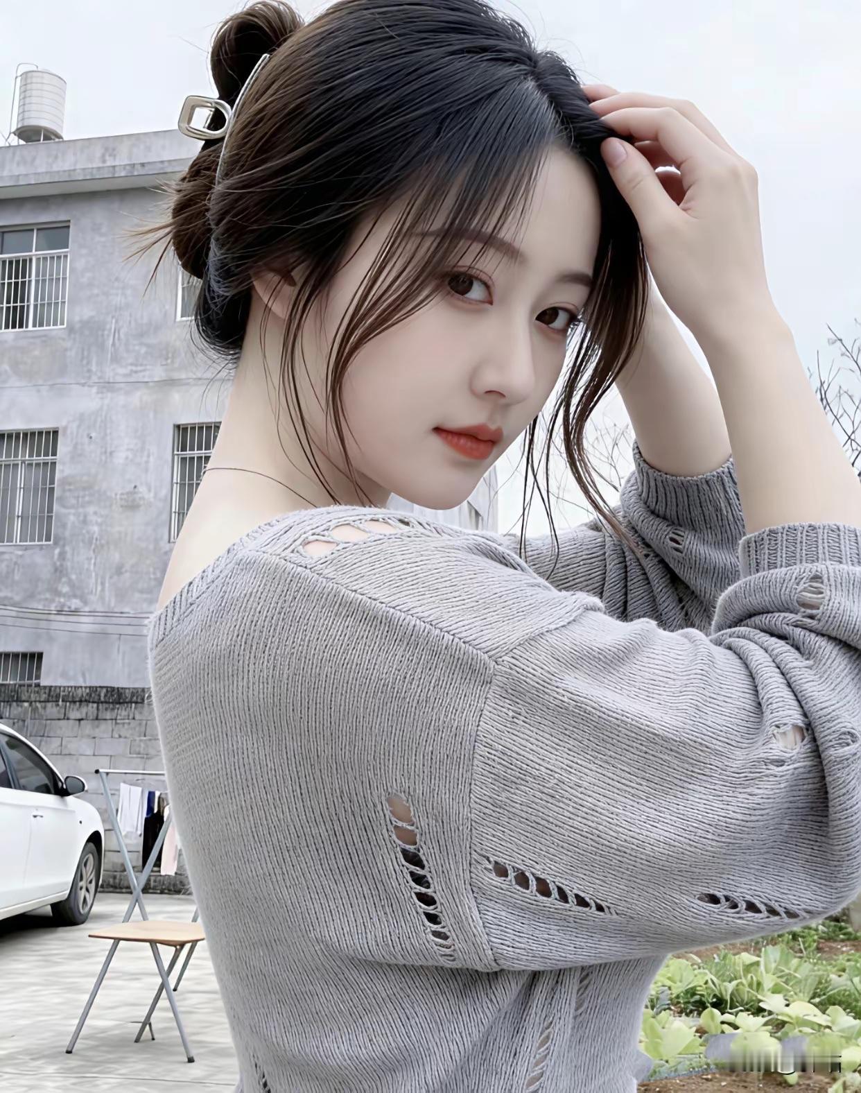 温柔冬日穿搭，灰色毛衣搭配清新自然背景