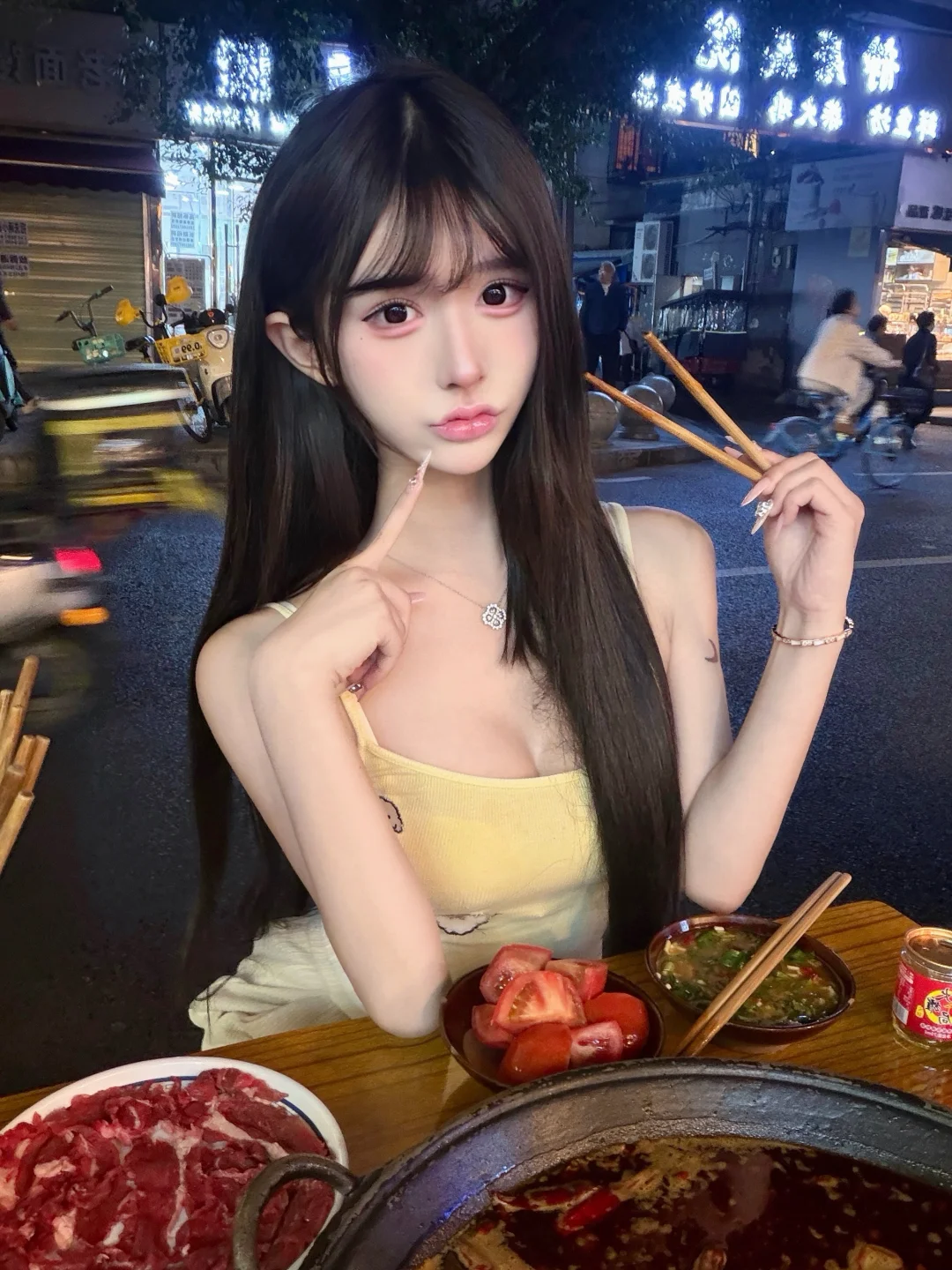 男生会珍惜陪自己吃路边摊的女孩吗