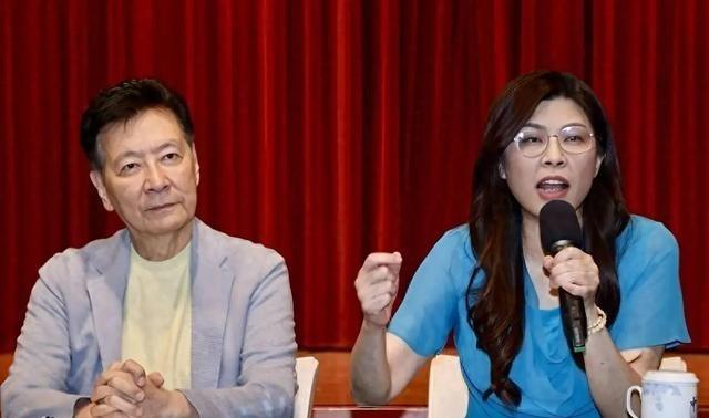 郑丽文是下一个洪秀柱？曾经郑丽文来趟大陆，我看有很多自媒体用肉麻的语言吹捧。我几