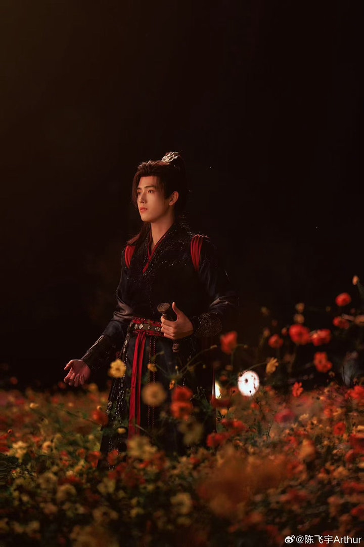 段胥正宫的地位勾栏的做派 笑不活了！段胥被吊着都不忘吃醋，嘴炮怼情敌毫不手软，中