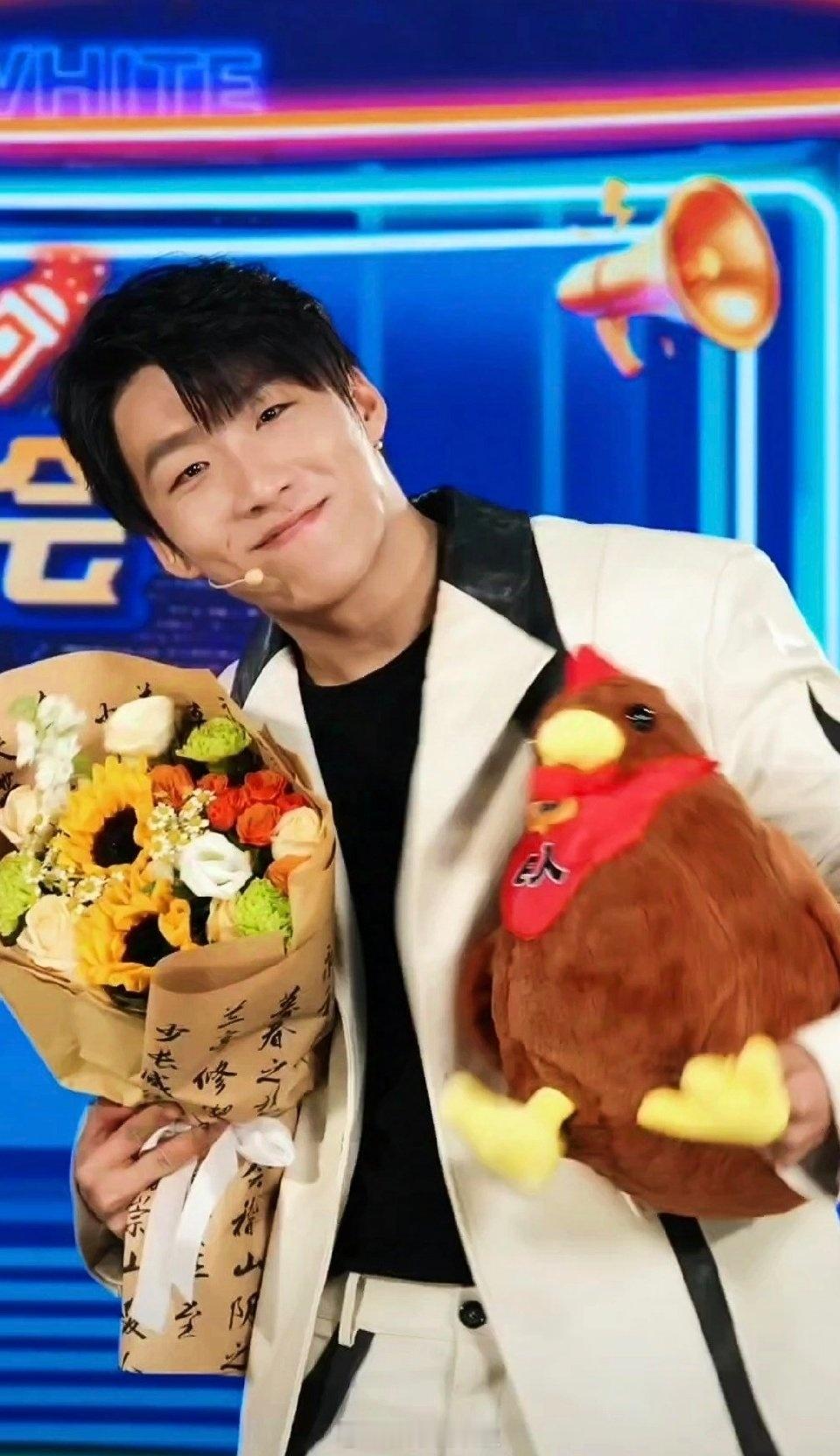 闺蜜发财后我就王天放这样 别人问我为什么这么开心？因为我的闺蜜是富婆，笑到模糊版