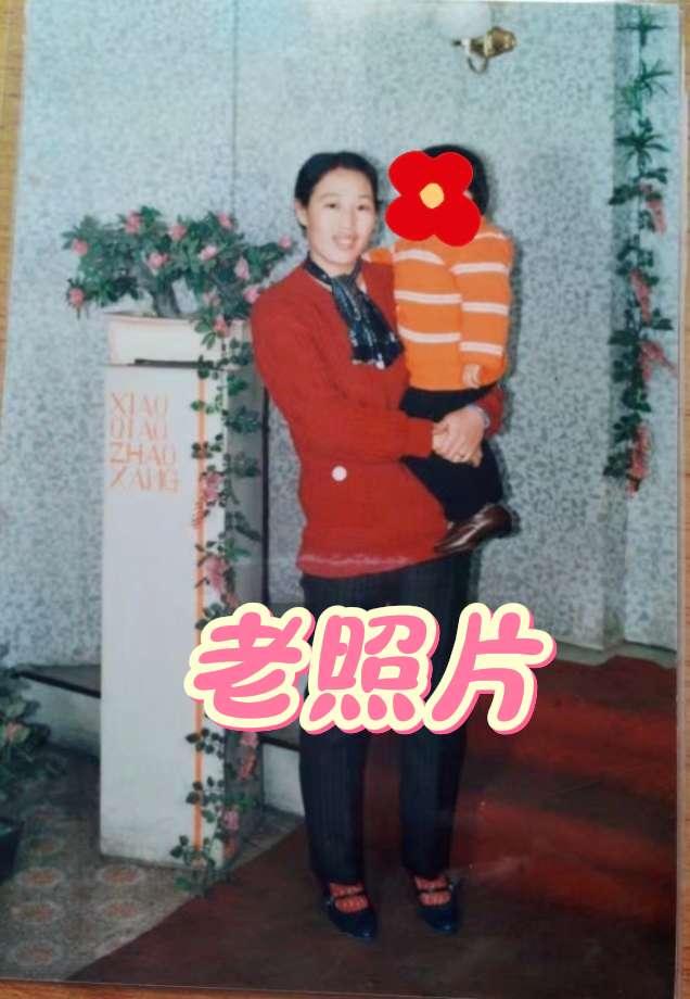 翻看老照片，往事一幕幕浮现眼前，如果能回到从前，我想回到青春校园
假如能重新来过
