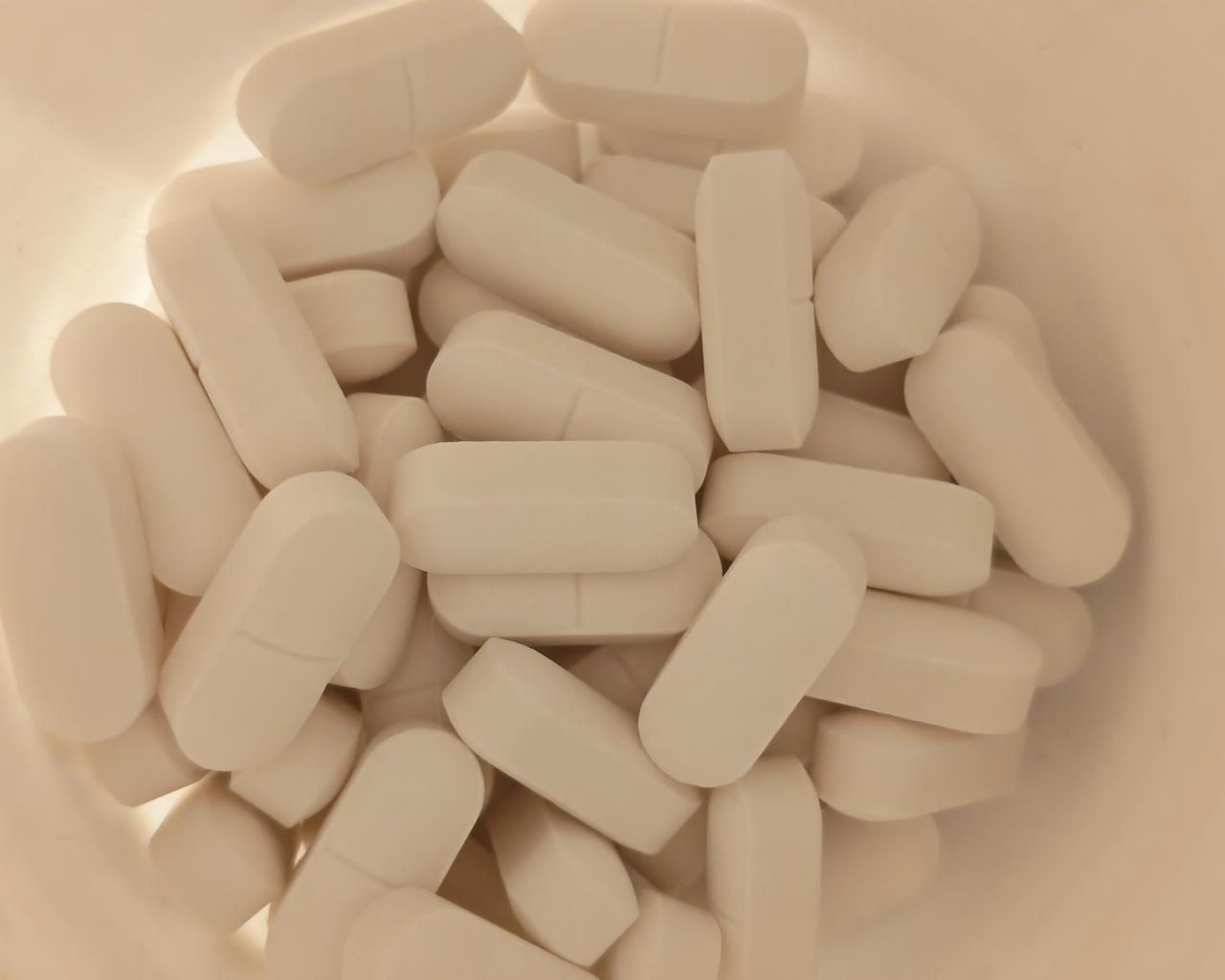 比亚迪闪充这场发布会的数据太多了，一颗一颗一颗又一颗的塞过来。不过消费者吃下去的