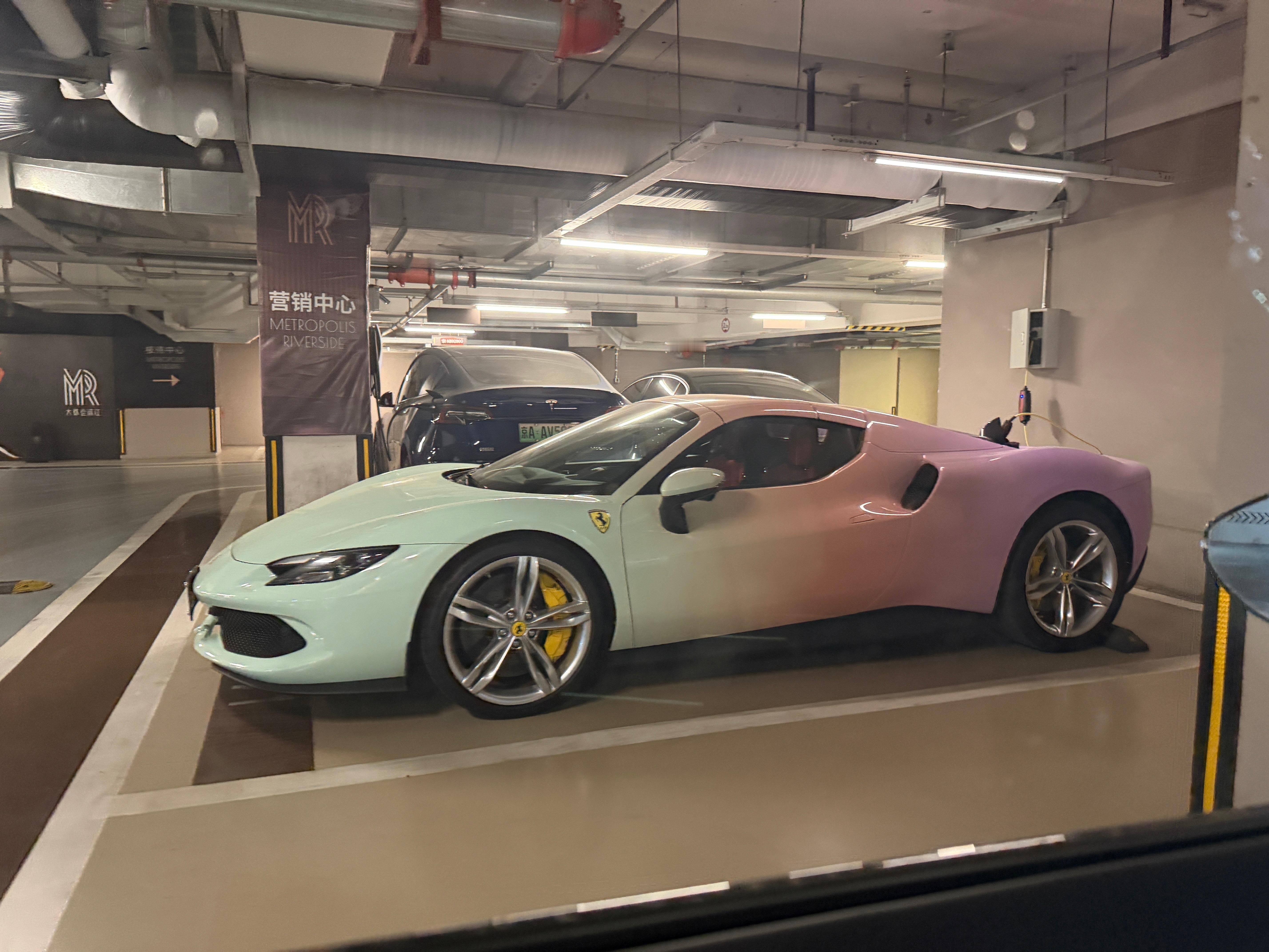 每次上班前看到邻居的法拉利，都动力十足！