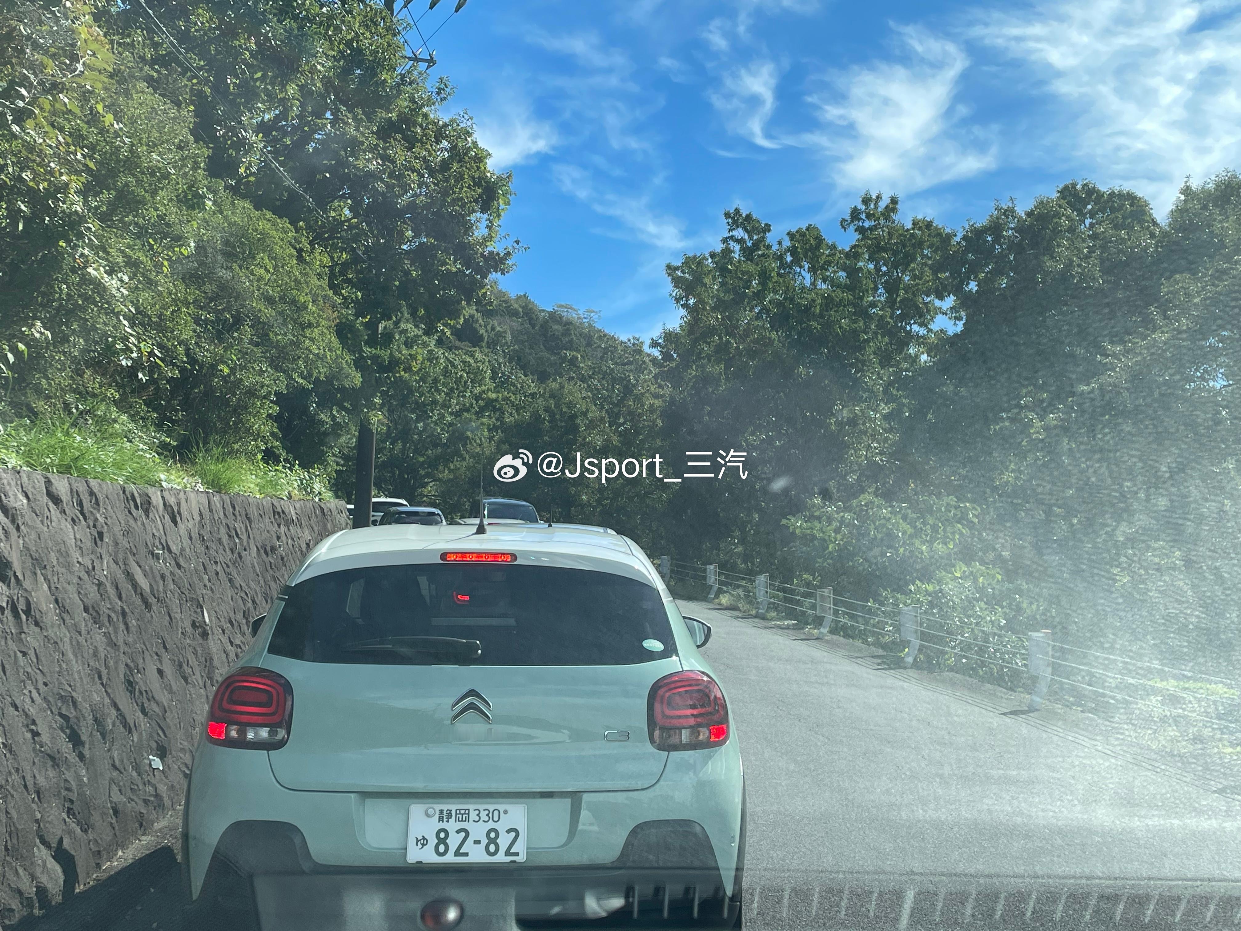 气氛一下就很王工了…  ​​​