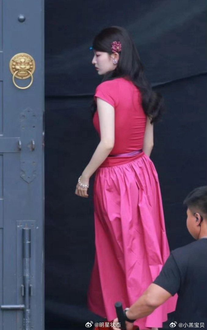谁给楚然选的衣服啊😵 