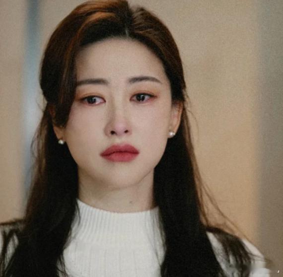 假如蜜语遇上男艺人在床上大便别用身份碾压普通人！江屿以为可以随意欺压基层员工，殊