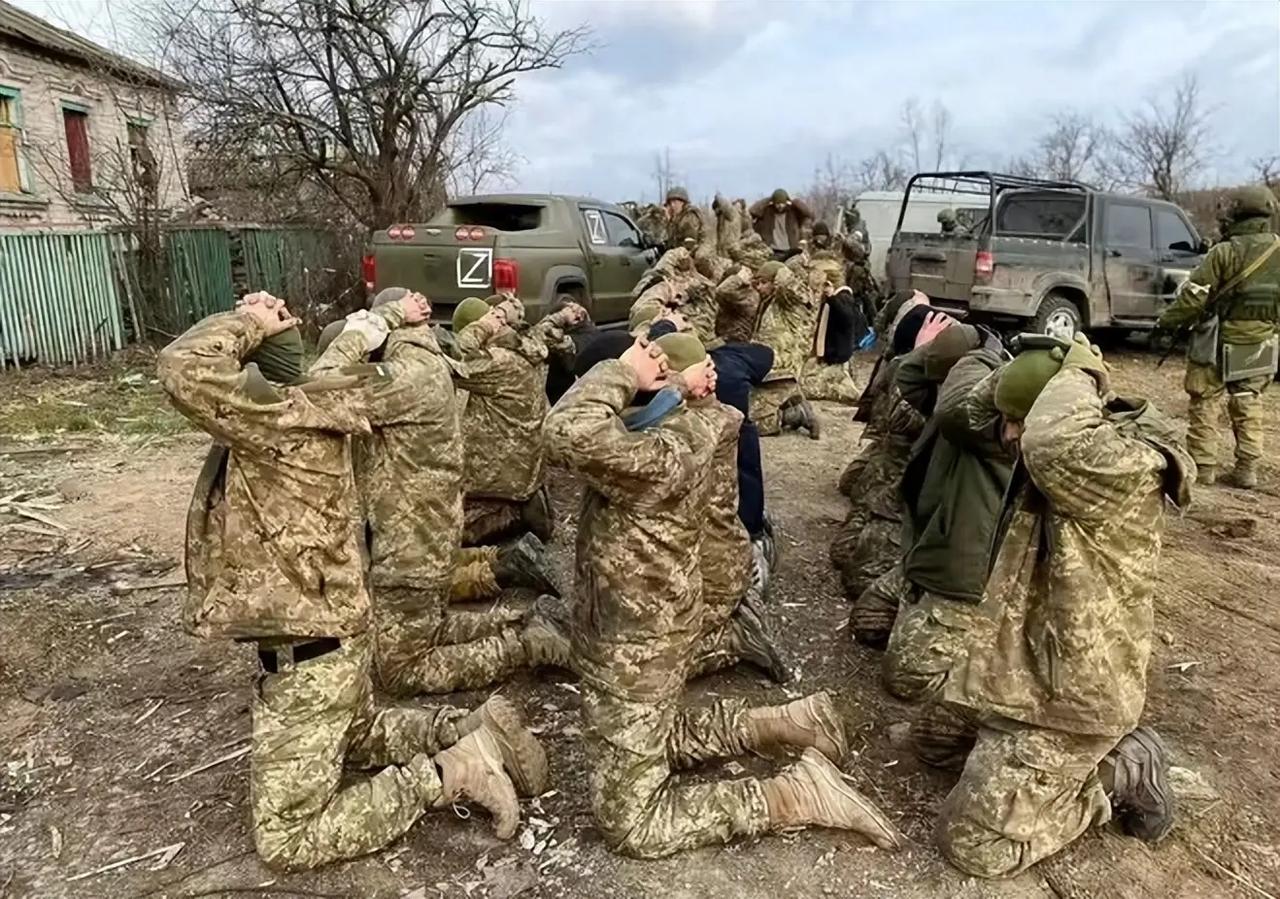 俄军一天占15座阵地，乌军慌了？
真没想到，新年头几天打仗打得这么快。俄军说一天