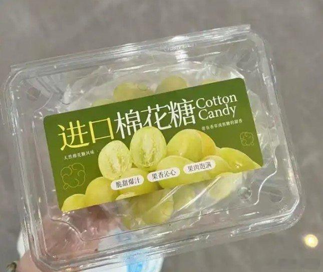 盒马60元一斤网红葡萄卖断货，为啥贵价水果还这么火？近期，盒马一款网红水果刷屏社