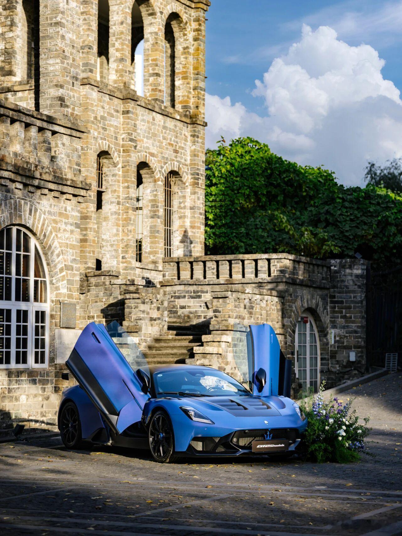 锋芒驭境，传奇抵宁。中国首台玛莎拉蒂GT2 Stradale于南京交付。三叉戟以