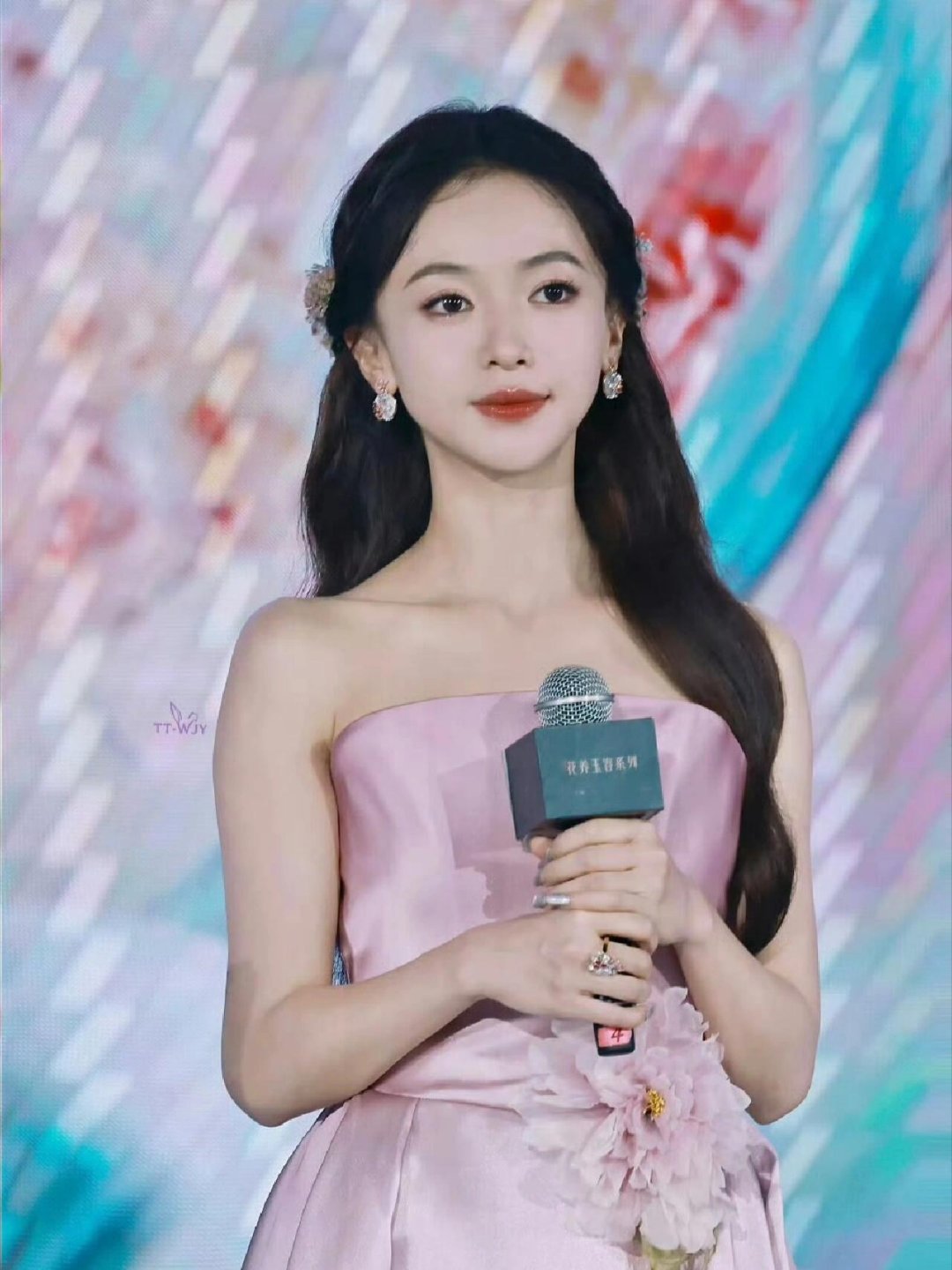 吴谨言 产后发胖受益人居然有胖了以后更美的人，吴谨言现在真的好美
