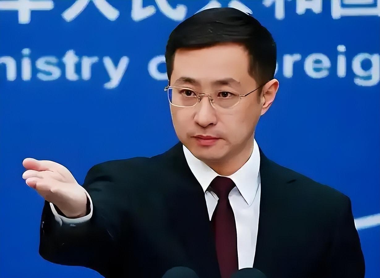 日本这是铁了心要跟中国翻脸？短短三天，从外交叫嚣降级双边关系，到自卫队军官持刀硬