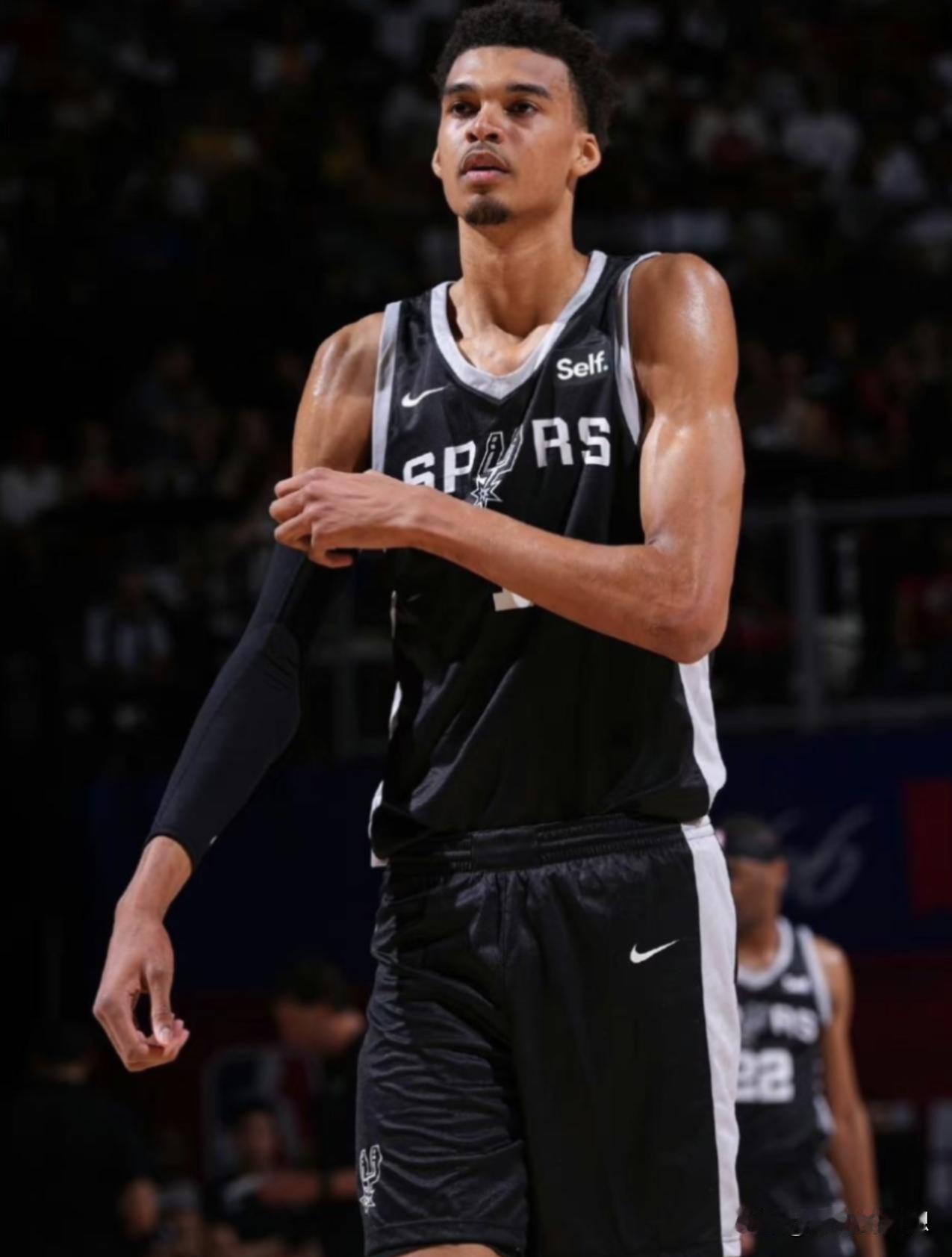 这五人究竟谁才是现役NBA最强球星？文班亚马真的稳了吗？

约基奇（掘金）

上