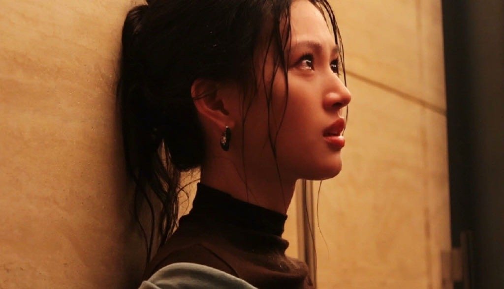 沈羽洁这几步走出豪门感觉了 沈羽洁往镜头前一站，那股子矜贵劲儿就出来了。走路带风