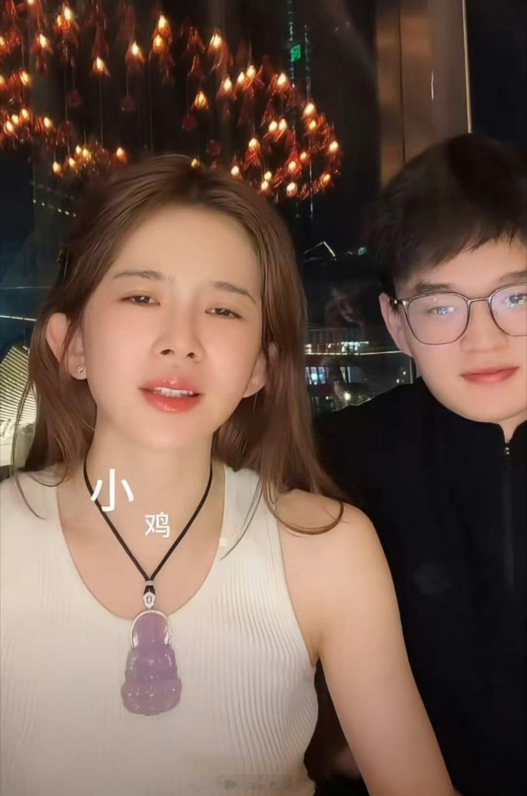 赵樱子官宣小12岁男友略微有点像那个谁 