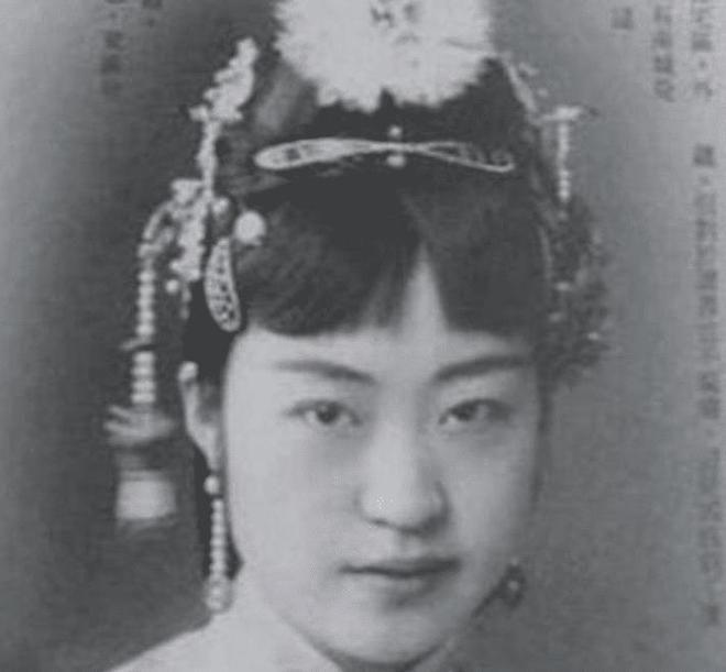 张学良的一生有11个情妇，90岁那年，他回首往事时，却咬牙切齿地说：“我此生最喜