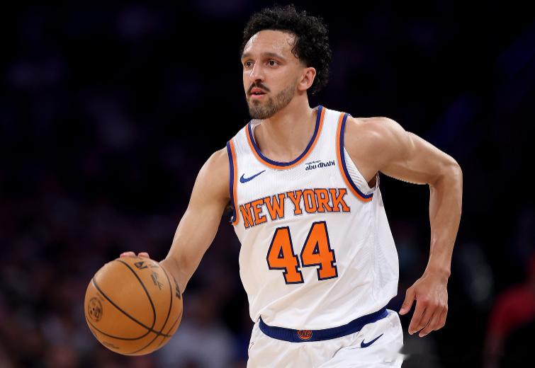 今天，NBA记者Evan Sidery在社媒上谈到了沙梅特。Evan Sider