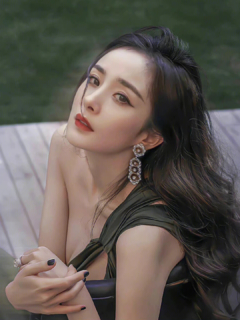 杨幂，这套绿色真的超级好看！ ​​​