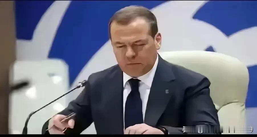 德国又上俄罗斯榜首，近期，俄罗斯梅德韦杰夫：“我们将不遗余力，确保现代俄罗斯坦克