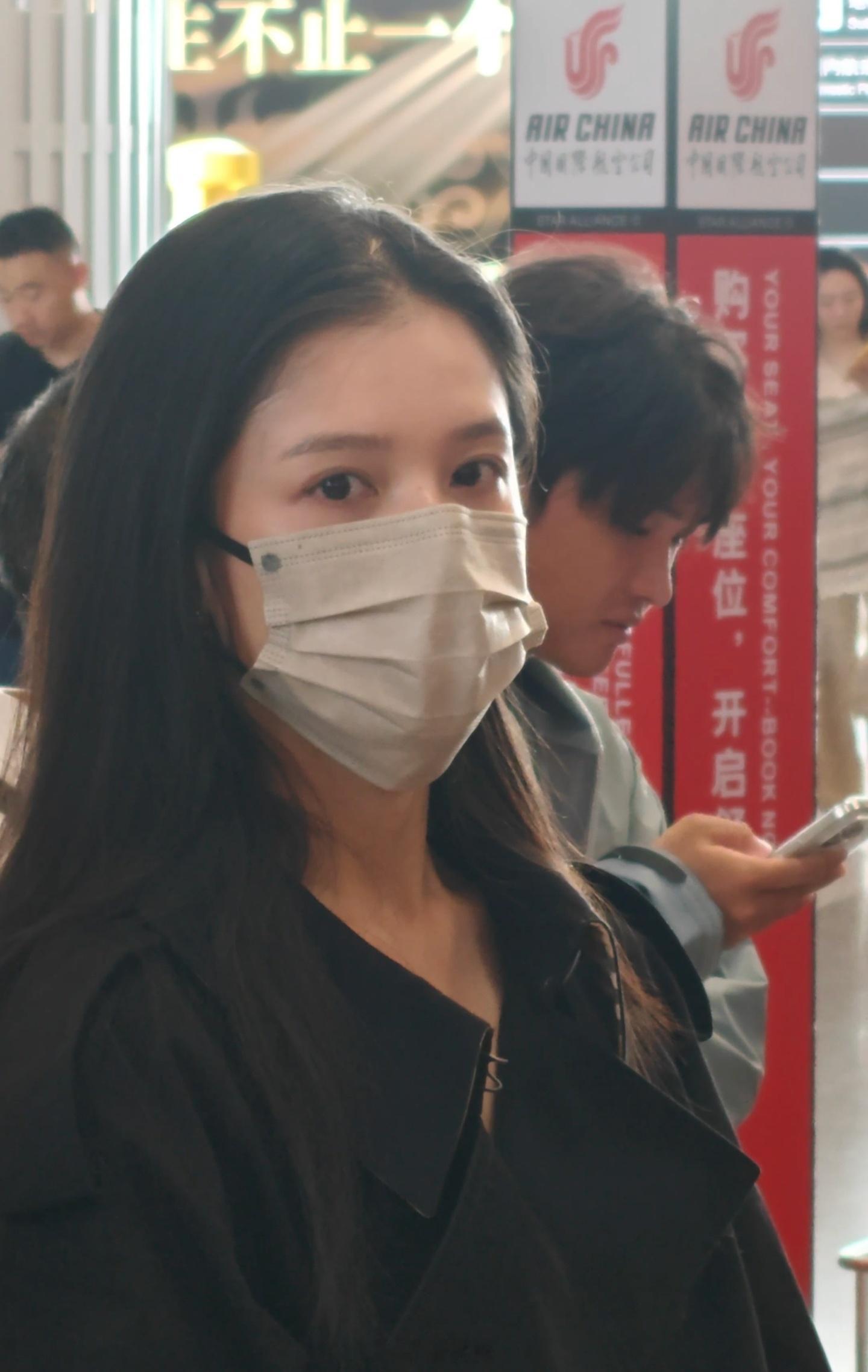刘大锤曝张婧仪被陈飞宇分手后很伤心怎么那么多人天天去关心人家，谁跟谁恋爱了，谁跟
