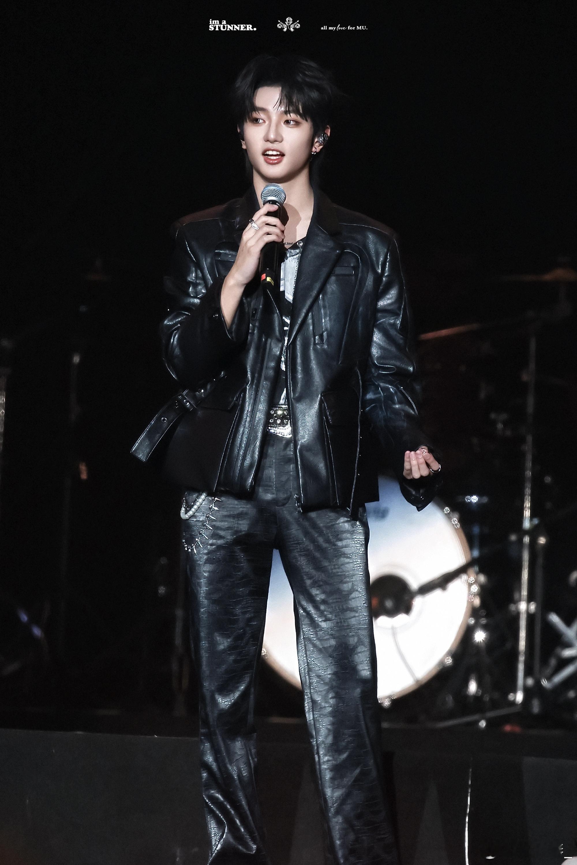 穆祉丞苏州元气森林后浪音乐节皮衣男神，完全神颜🧡💖 