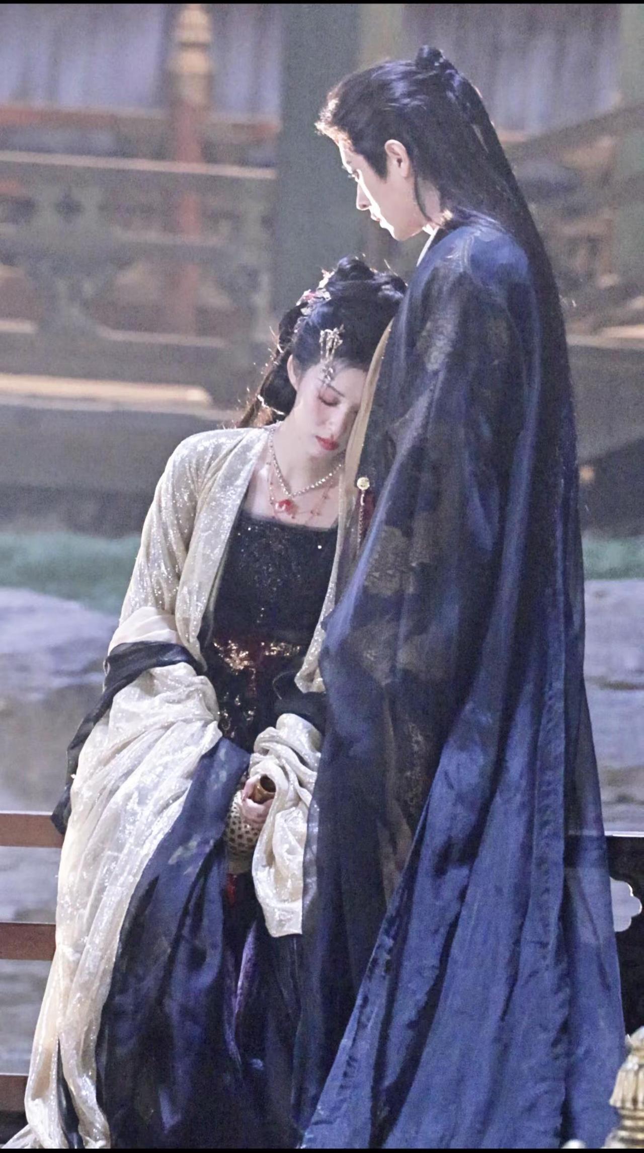 丞磊王楚然两人路透好甜。丞磊 王楚然