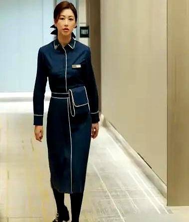 有人说美人穿麻袋都好看，这话搁朱珠身上，绝了！
 

就她穿上那身衣服，哪儿像个