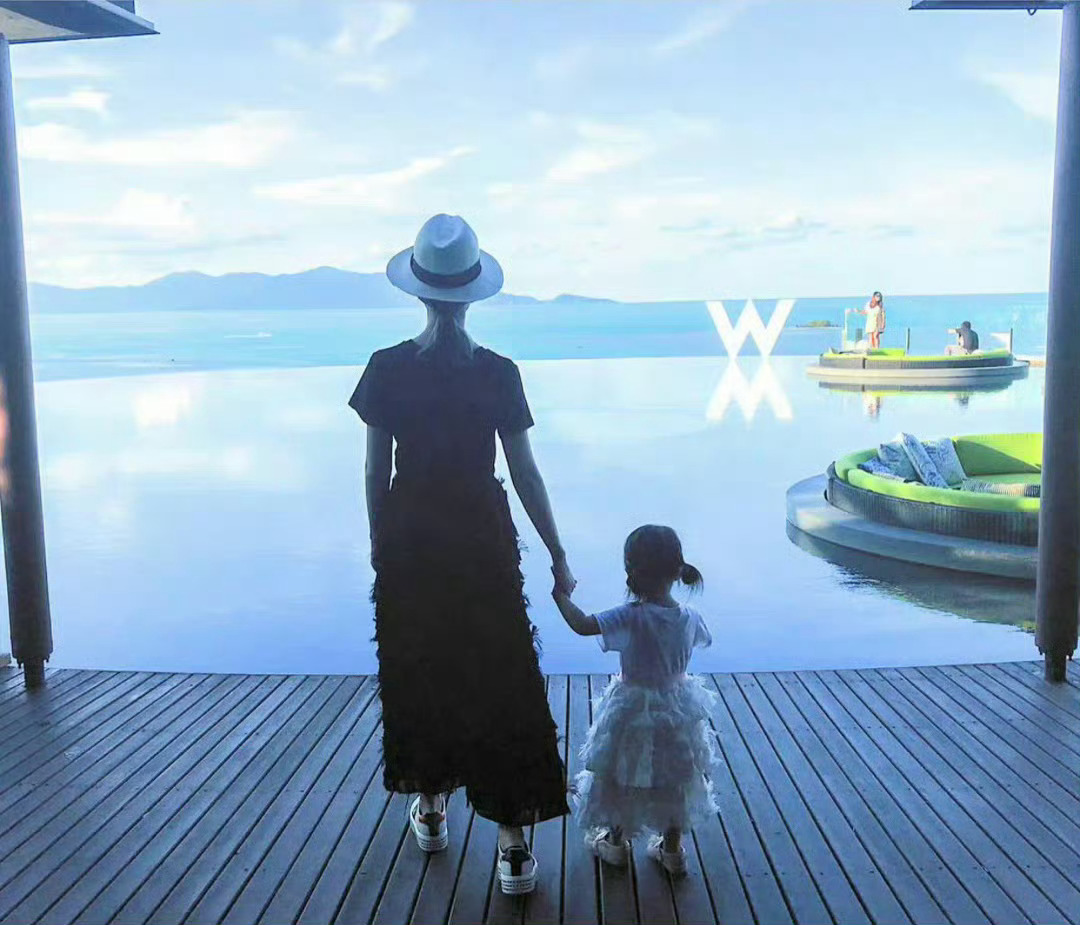 大公主牵着小公主👸🏻 