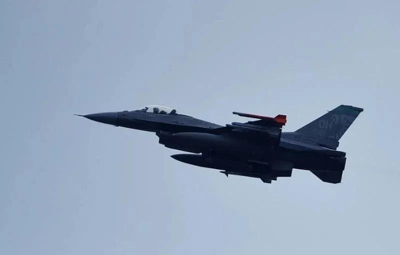 意大利国防部不打算购买F-16飞机来训练乌克兰飞行员 意大利空军没有现役的美国F