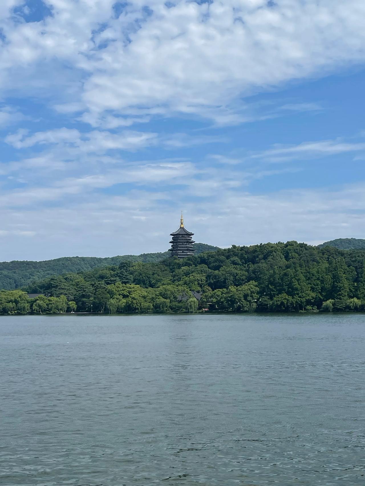 #用一句话来概括什么是幸福#有钱有时间可以躺着#就这样滴风景#