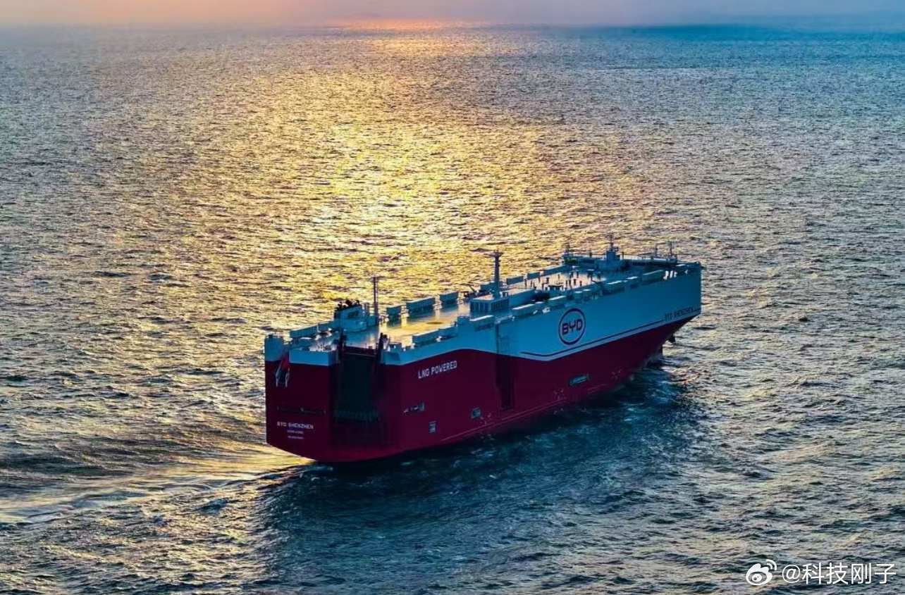 看完清华最新就业数据，最震撼的不是出国率走低，而是比亚迪连续三年稳居民企就业To