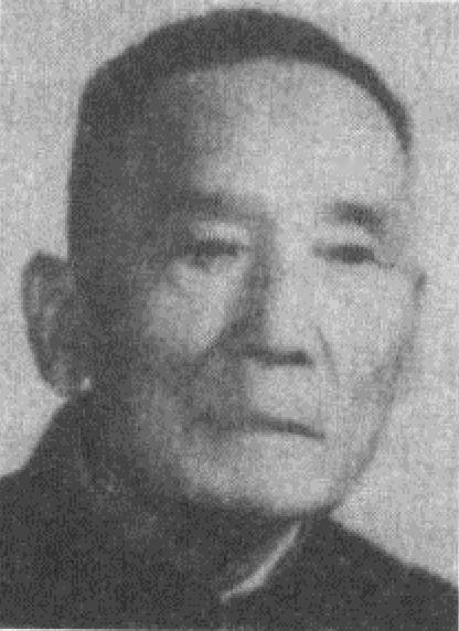 1950年，36军军长刘万春接到通知到北京参加会议，可是刚下车，就看到几名全副武