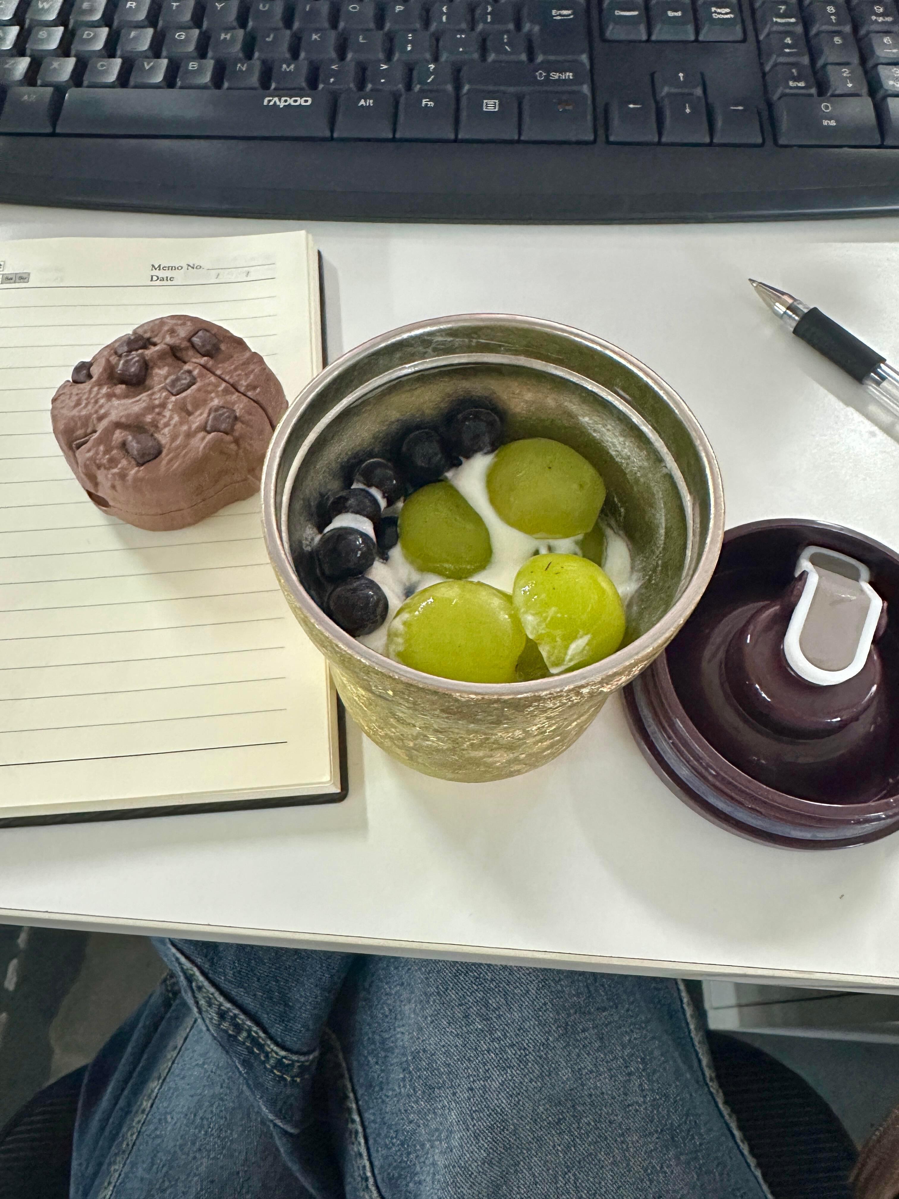 入秋通勤新搭子🍂第一次用钛杯，比保温杯轻好多！！！果断开启带饭模式 ​​​