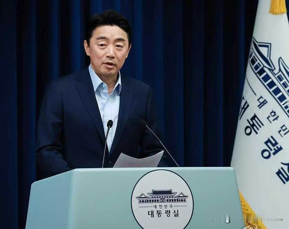 姜勋植谈首届内阁组建：“总统眼光太高…只待国民评判”

韩国总统秘书室室长姜勋植