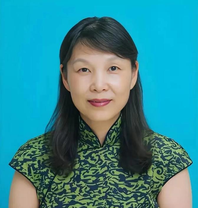贝索斯的情妇桑切斯转正，杜建英手握3子，为何不能逼退正妻？
桑切斯看上了已婚富豪