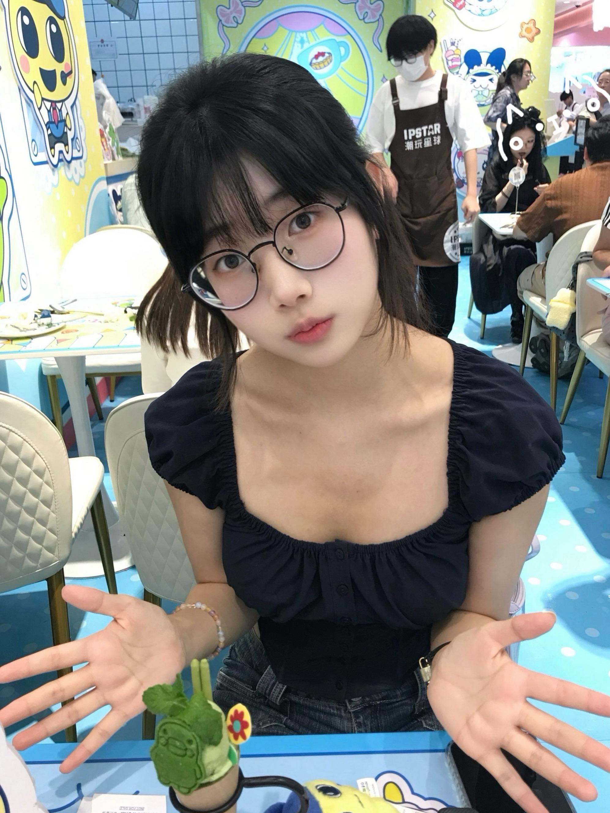 my girl 我请你再靠近我一点点^_−☆