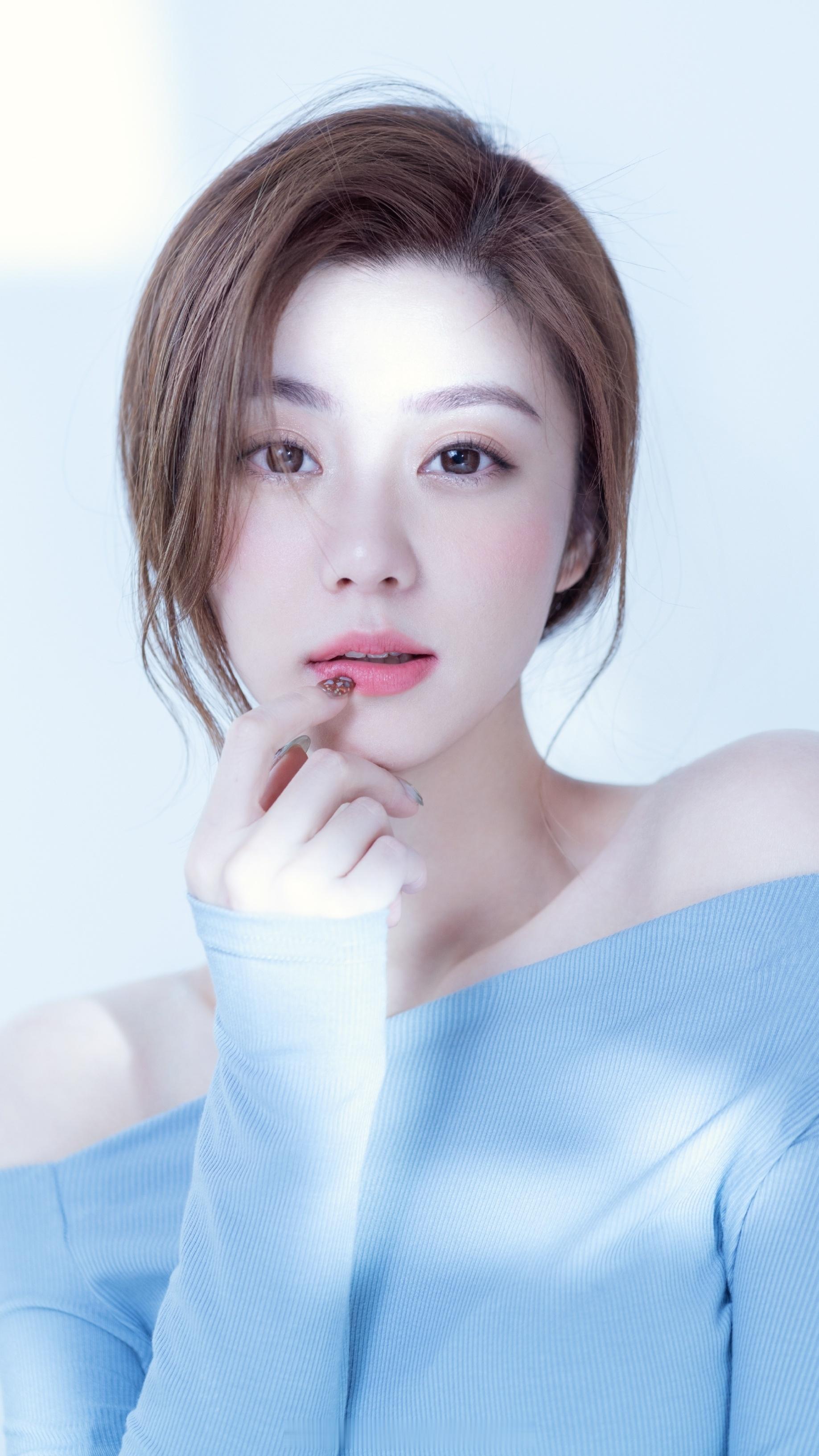 浙江卫视美女主持人费费[心]​​​