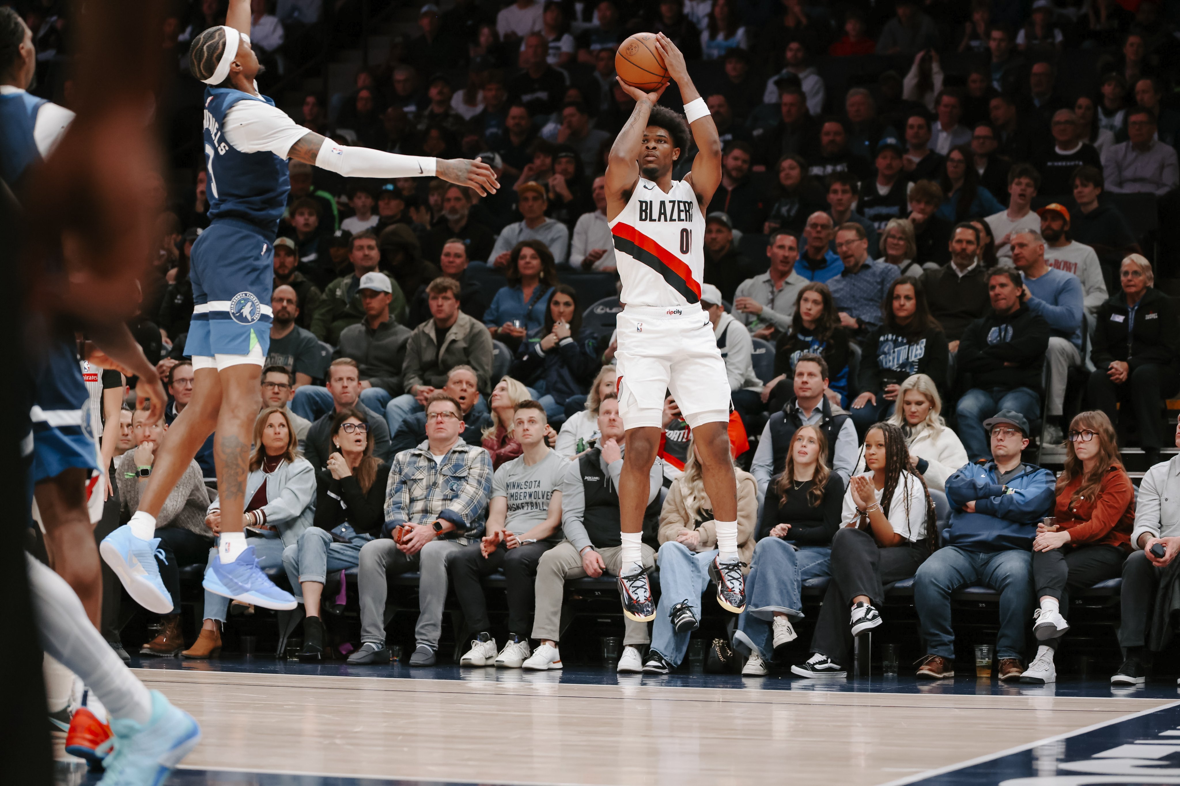 我们诈骗犯今儿打不错啊，半场15分全队最高nba