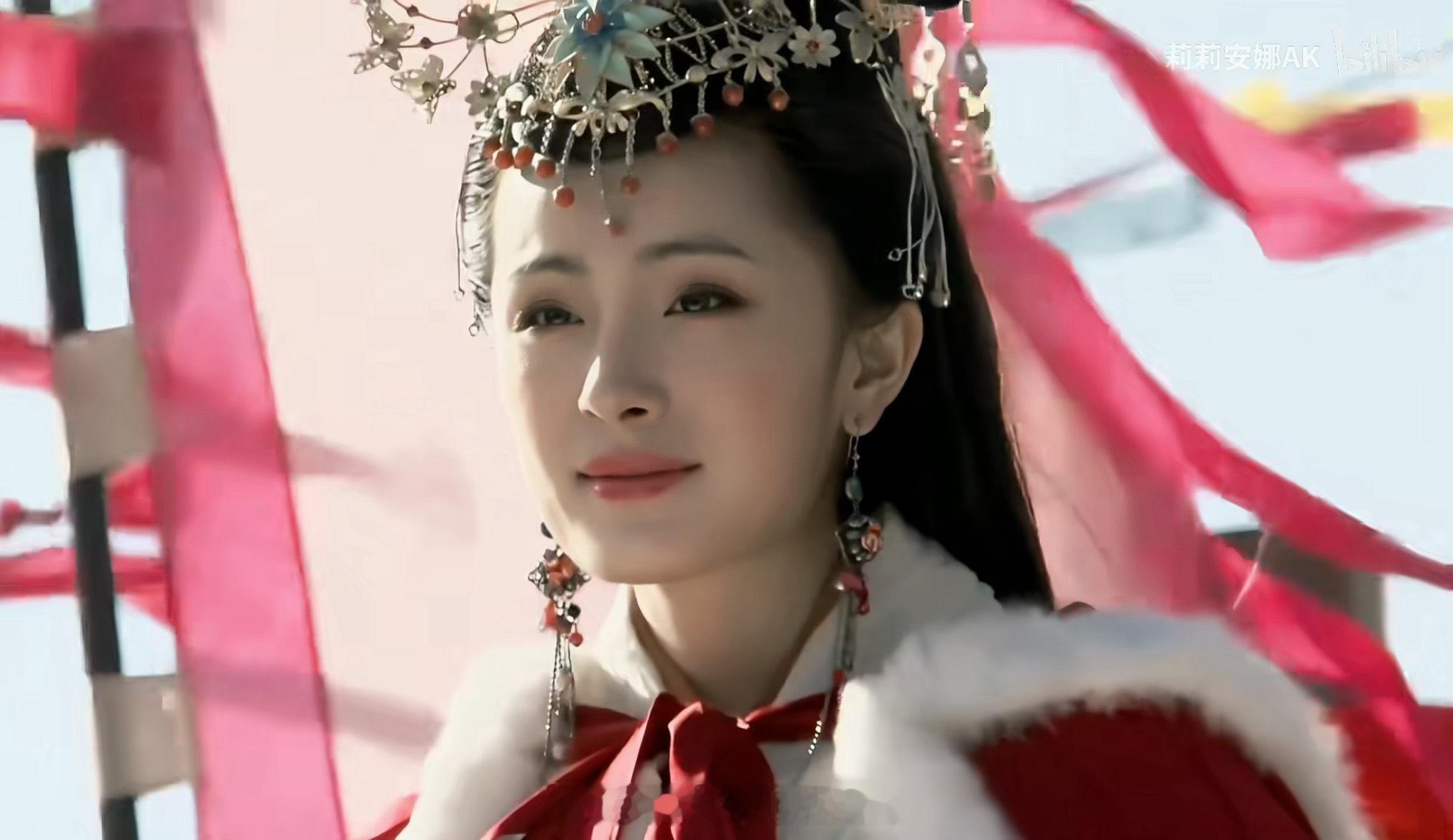 看杨幂19岁时演的王昭君，那样活泼明媚的少女，那样恣意纯真的青春，我瞬间流下了眼